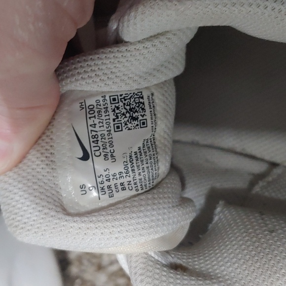 Nike Ryz 365 2 Women's White Sneakers Size 9 - Picture 7 of 7